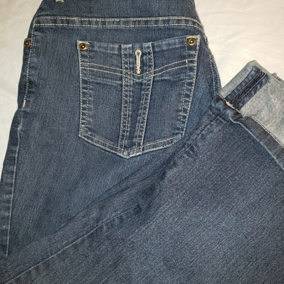Chico's Denim - Chicos sz. 2.5/12 womans cropped jeans #7774